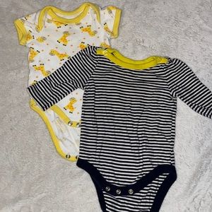 Set of two onesies